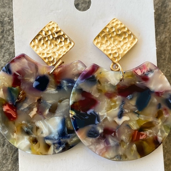 Cute fun earrings - Picture 3 of 3